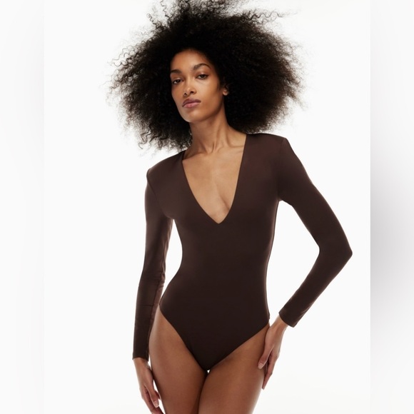 Aritzia Tops - Aritzia Babaton Contour Shoulder Pad V-Neck Bodysuit